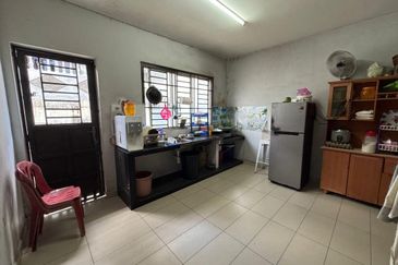 Jalan Bukit Kempas Utama