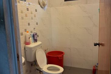 Jalan Bukit Kempas Utama