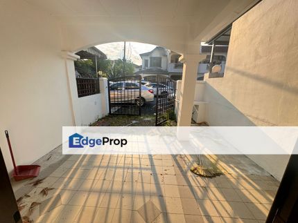 Double Storey medium cost for sale @ Jalan Putra Taman sri yacob , Johor, Skudai