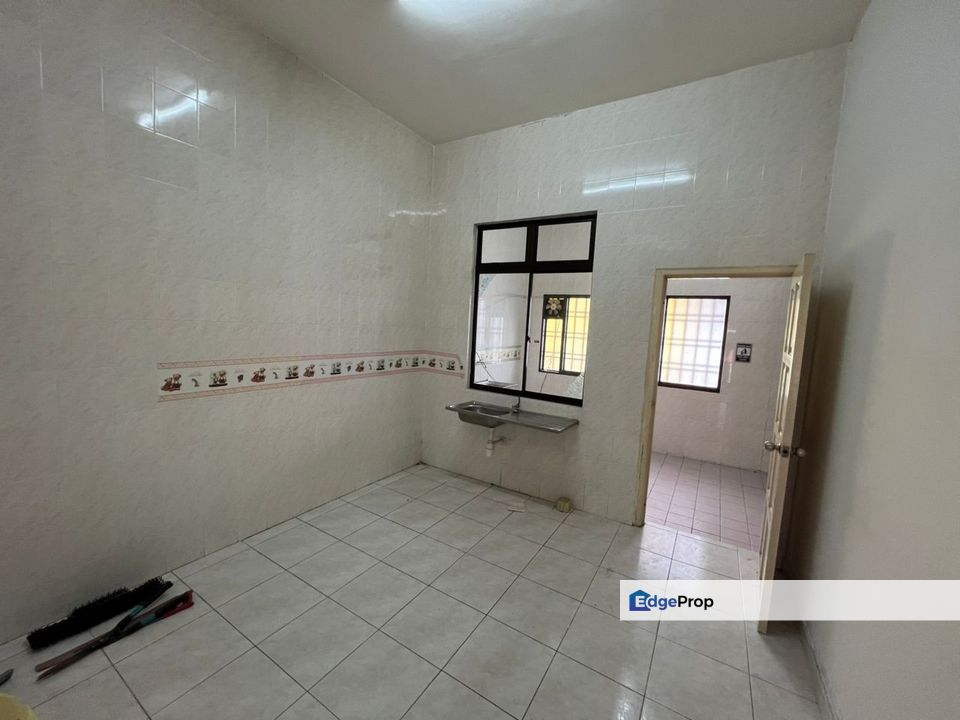 2 Storey Terrace House For Sale @ Jalan Anggerik Kulai utama , Johor, Kulai