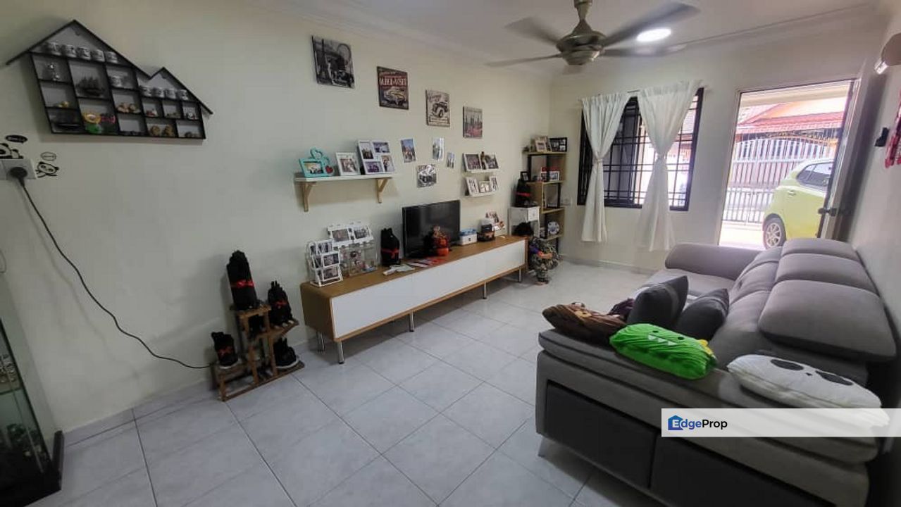 Single Storey low cost house for sale @ Jalan kejayaan Taman universiti , Johor, Skudai