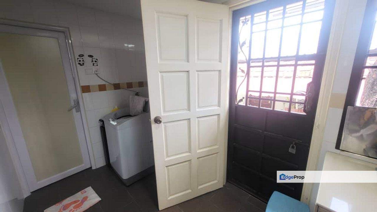 Single Storey low cost house for sale @ Jalan kejayaan Taman universiti , Johor, Skudai
