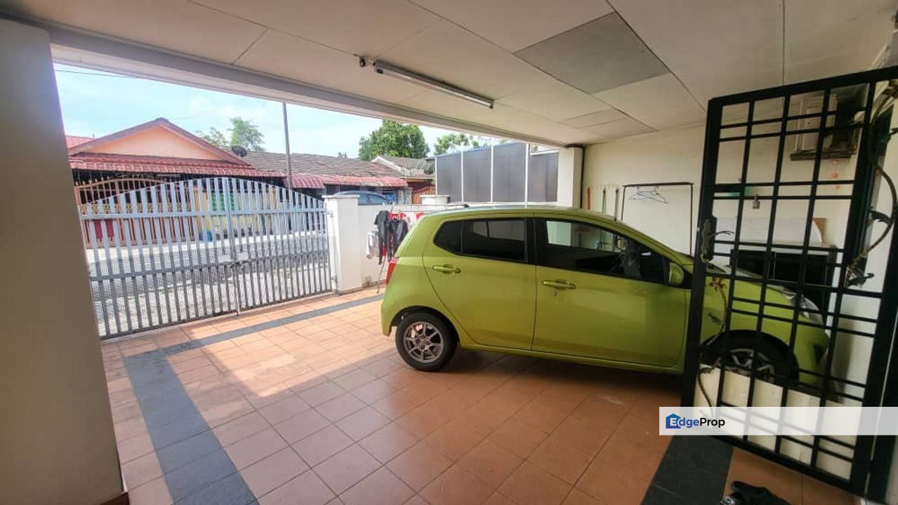 Single Storey low cost house for sale @ Jalan kejayaan Taman universiti , Johor, Skudai