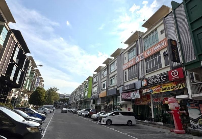 Pusat Perdagangan Danga Utama