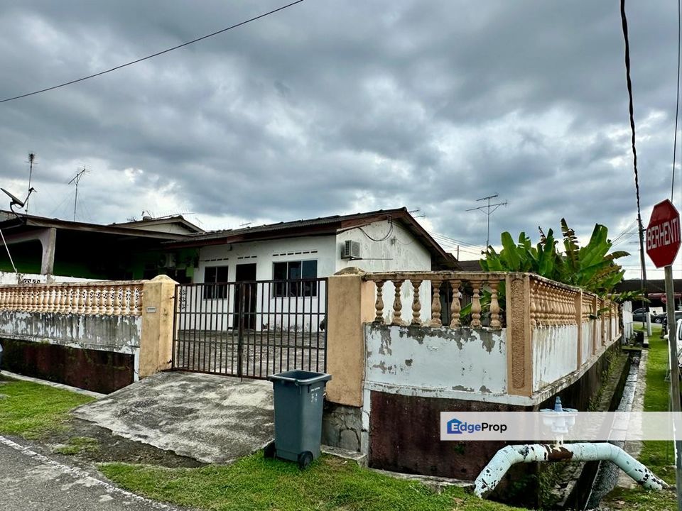 1 Storey low cost house for sale @ Jalan merak Taman Damai kulai, Johor, Kulai