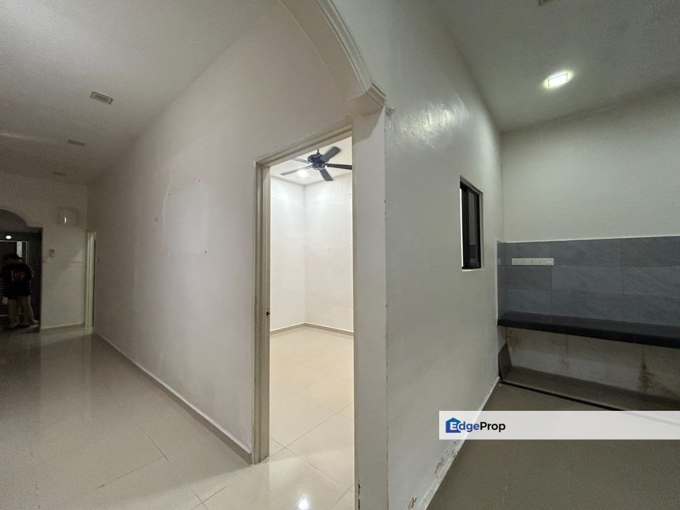 Single Storey low cost house for sale @ Jalan Pakis Sri Pulai , Johor, Skudai