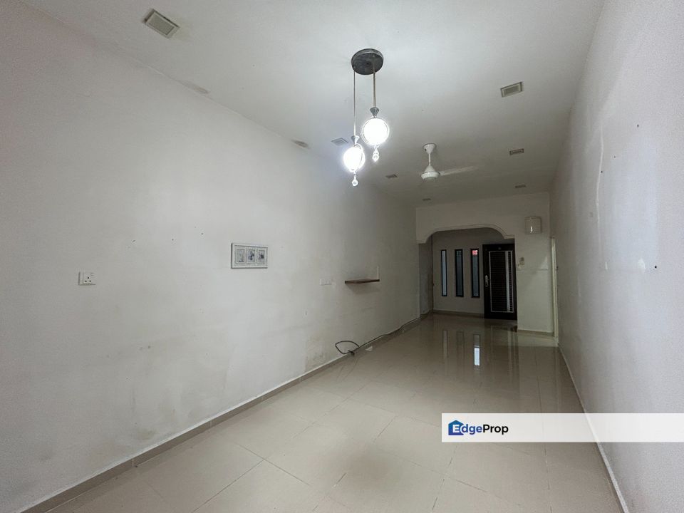 Single Storey low cost house for sale @ Jalan Pakis Sri Pulai , Johor, Skudai
