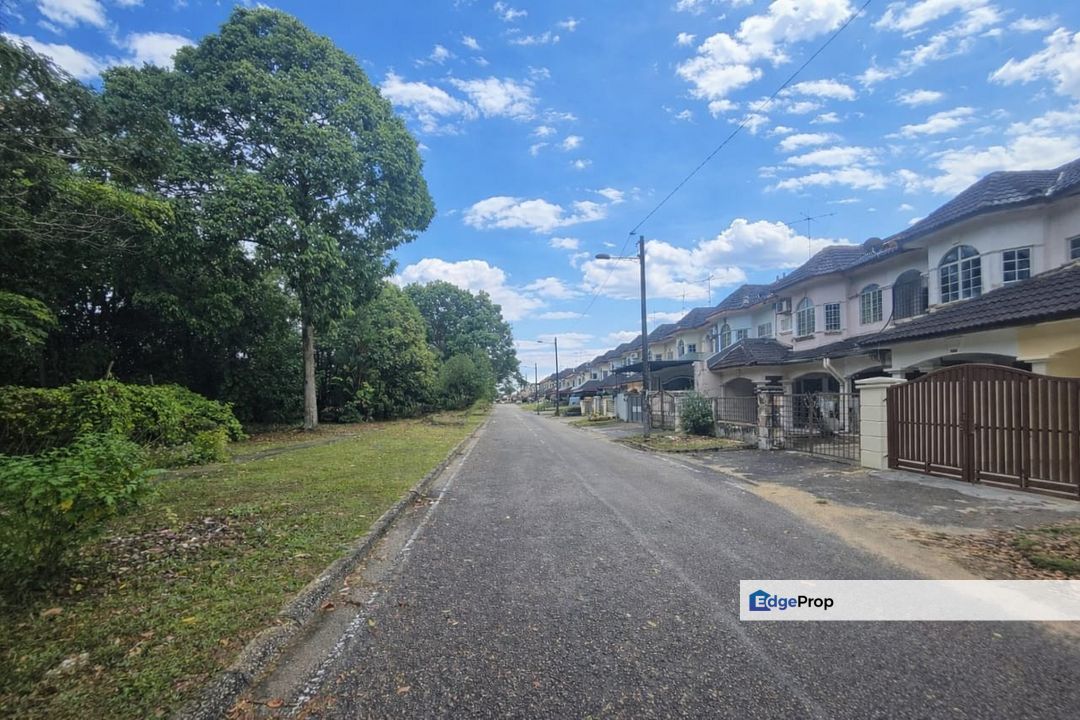 2 Storey Terrace House For Sale @ Jalan Nuri Bandar Putra Kulai , Johor, Kulai