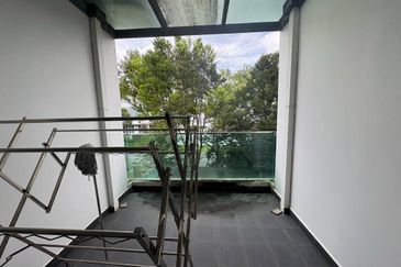 2 Storey Terrace for sale @ anjung horizon hill 