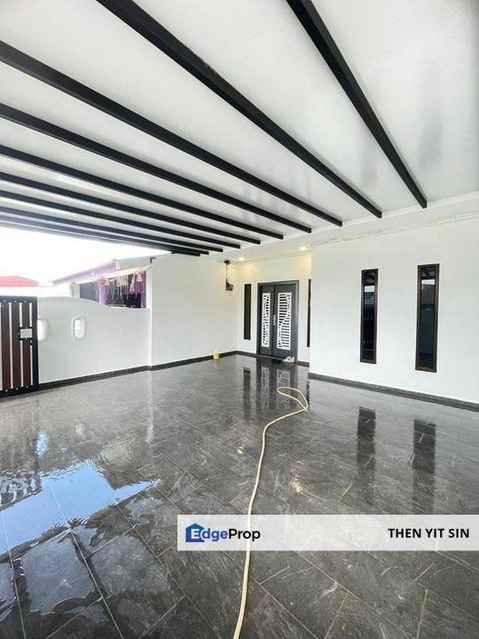 Single Storey Terrace @ Kulai Taman Makmur @ Beside Main Road, Johor, Kulai