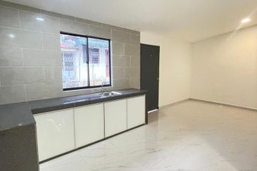 Single Storey Terrace @ Kulai Taman Makmur @ Beside Main Road