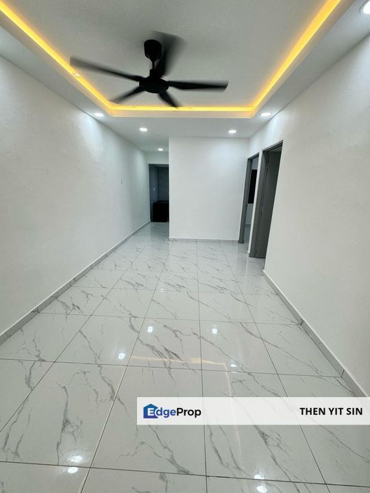 For Sale Single Storey Low Cost @ Skudai Taman Universiti @ Renovated, Johor, Skudai