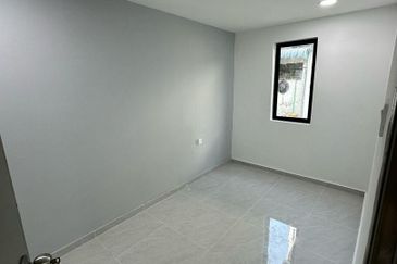 Jalan Mutiara Emas 2/34