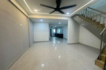 Jalan Mutiara Emas 2/34