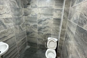 Jalan Mutiara Emas 2/34