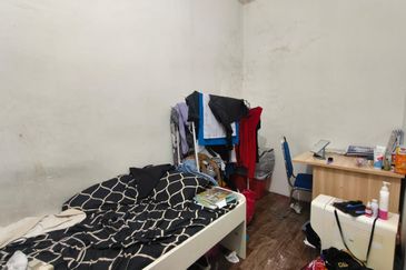 Single Storey Low Cost @ Taman Intan Ulu Tiram @ Able to full loan/ Cash Back