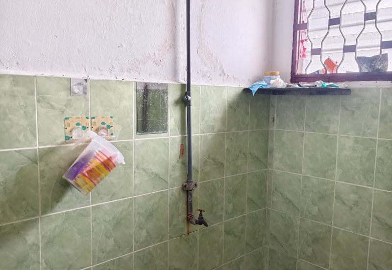 Single Storey Low Cost @ Taman Intan Ulu Tiram @ Able to full loan/ Cash Back