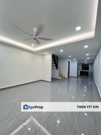 Double Storey Medium Low Cost @ Ulu Tiram @ Extended & Renovated, Johor, Ulu Tiram