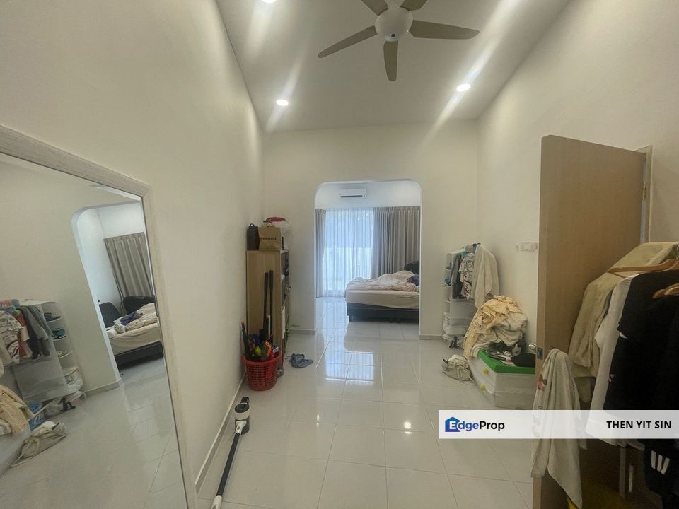 For Sale Single Storey @ Taman Kulai Utama Jalan Anggerik @ End Lot with Extra Land, Johor, Kulai