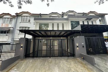 For Sale 2.5 Storey Terrace House @ Permas Jaya Jalan Plentong near Molek