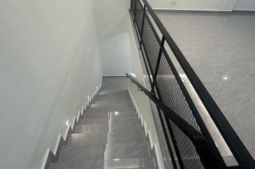 For Sale 2.5 Storey Terrace House @ Permas Jaya Jalan Plentong near Molek