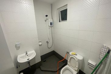 For Sale Season Luxury Apartment @ Larkin Johor Bahru @ near bus station & Tenanted