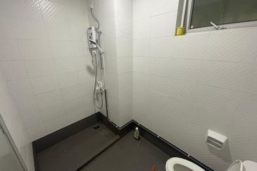 For Sale Season Luxury Apartment @ Larkin Johor Bahru @ near bus station & Tenanted