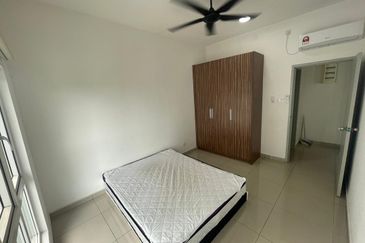 For Sale Season Luxury Apartment @ Larkin Johor Bahru @ near bus station & Tenanted