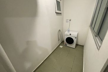 For Sale Season Luxury Apartment @ Larkin Johor Bahru @ near bus station & Tenanted