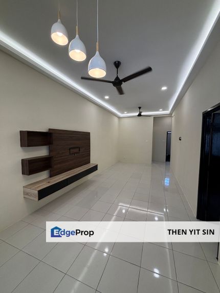 Single Storey Big Terrace @ Kulai Taman Putri near Highway @ Renovated, Johor, Kulai