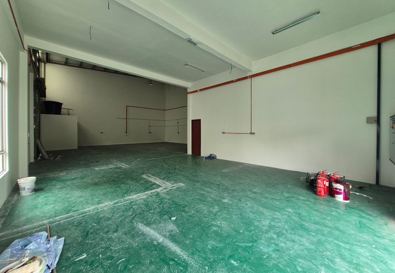 For Rent 3 Storey Cluster Factory @ Kulai Senai Saleng @ with 2nd Floor Partition Rooms