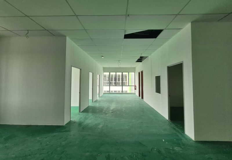 For Rent 3 Storey Cluster Factory @ Kulai Senai Saleng @ with 2nd Floor Partition Rooms