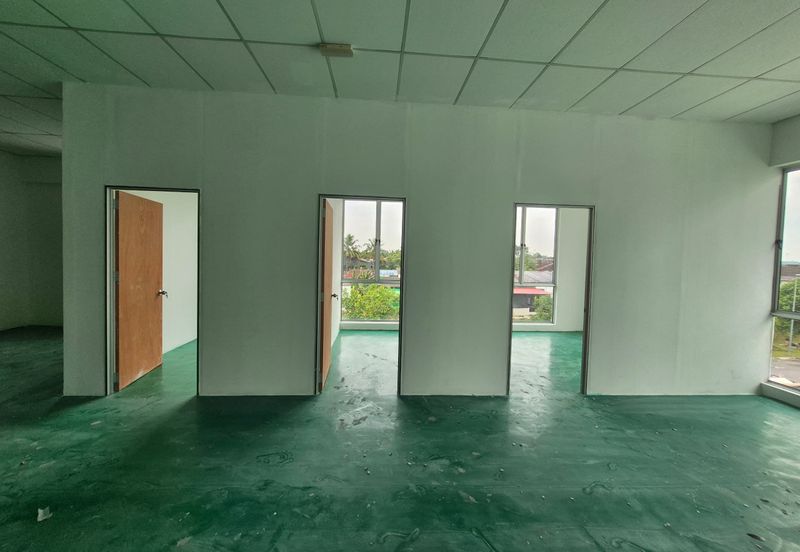 For Rent 3 Storey Cluster Factory @ Kulai Senai Saleng @ with 2nd Floor Partition Rooms