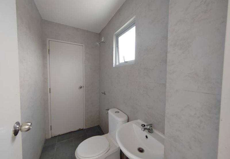 For Rent Double Storey @ Kulai Indahpura Kensington 2 @ New House near Aeon