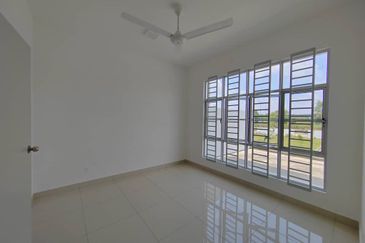 For Rent Double Storey @ Kulai Indahpura Kensington 2 @ New House near Aeon