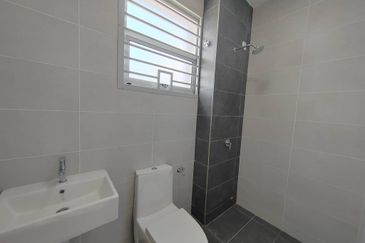 For Rent Double Storey @ Kulai Indahpura Kensington 2 @ New House near Aeon