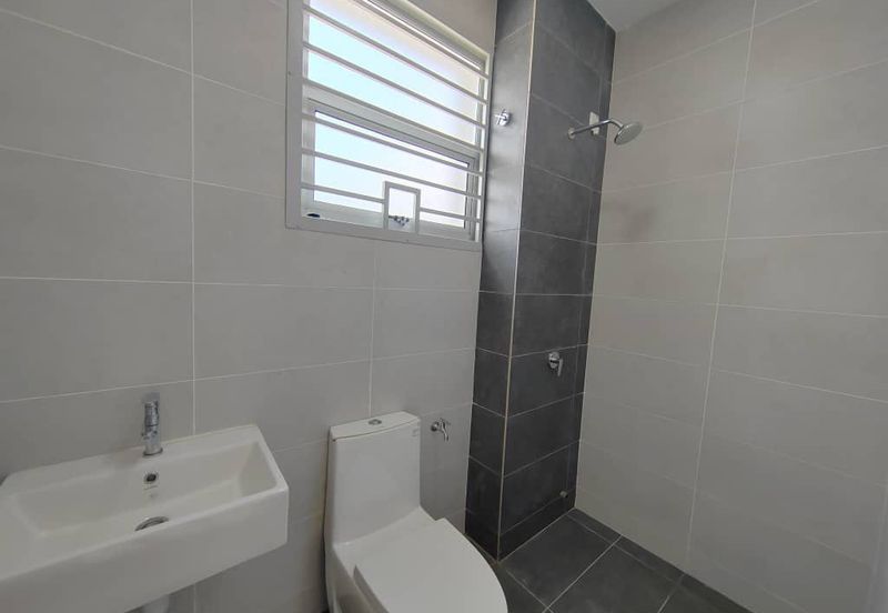 For Rent Double Storey @ Kulai Indahpura Kensington 2 @ New House near Aeon