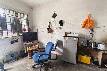 For Rent Double Storey Low Cost House @ Kulai Kawasan Perindustrian Kelapa Sawit near Sedenak 