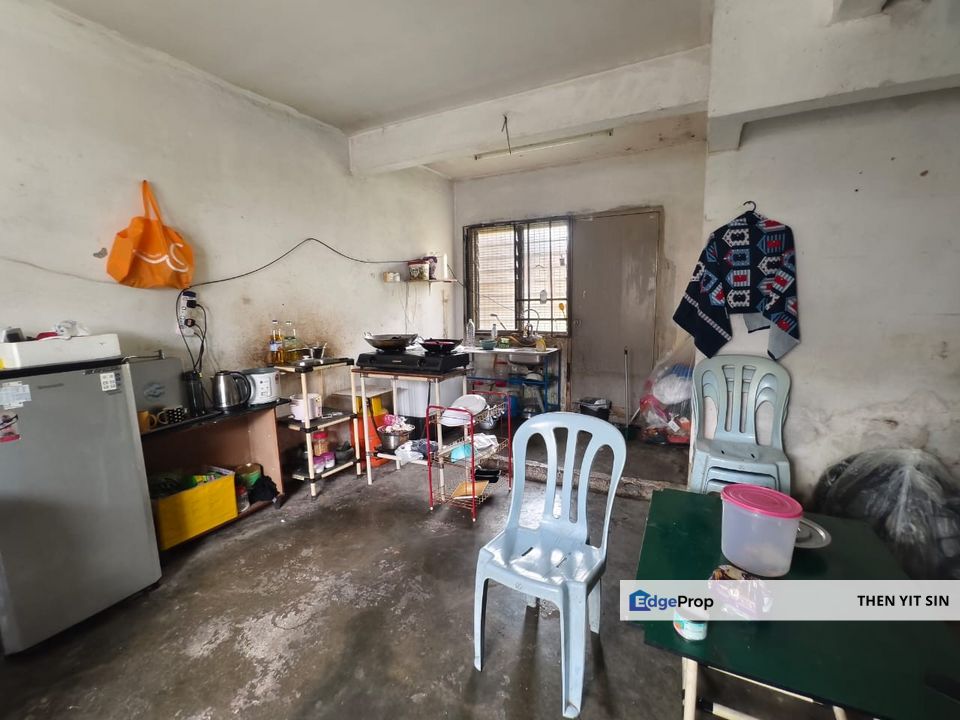 For Rent Double Storey Low Cost House @ Kulai Kawasan Perindustrian Kelapa Sawit near Sedenak , Johor, Kulai