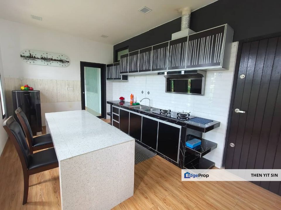 For Sale Double Storey Bungalow @ Kulai Kelapa Sawit @ Fully Reno & Tip top condition, Johor, Kulai