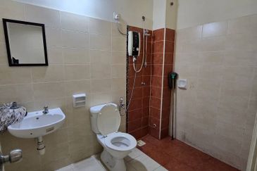 For Rent Double Storey Terrace @ Kulai Indapura near 2nd Link Tuas @ Fully Furnished