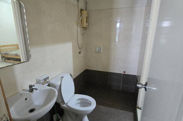 For Rent Double Storey Terrace @ Kulai Indapura near 2nd Link Tuas @ Fully Furnished