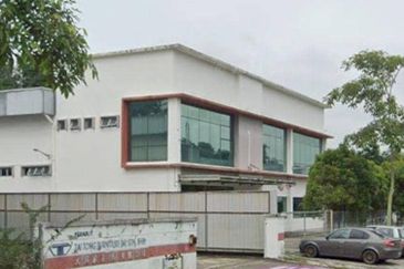For Sale 2.6 Acre Detached Factory @ Kawasan Perindustrian Kempas @ Huge Factory HIgh Power Supply