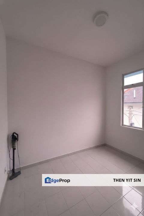 For Rent Townhouse First Floor @ Kelapa Sawit Kulai near Sedenak Data Center, Johor, Kulai