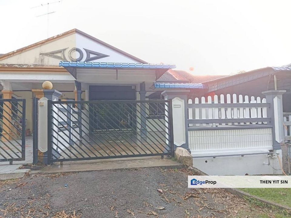For Sale Single Storey Terrace House @ Taman Suria Kluang @ Fully Renovated, Johor, Kluang