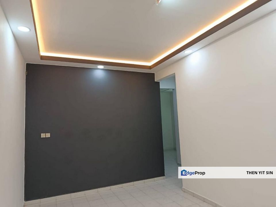 For Sale Single Storey Terrace House @ Taman Suria Kluang @ Fully Renovated, Johor, Kluang