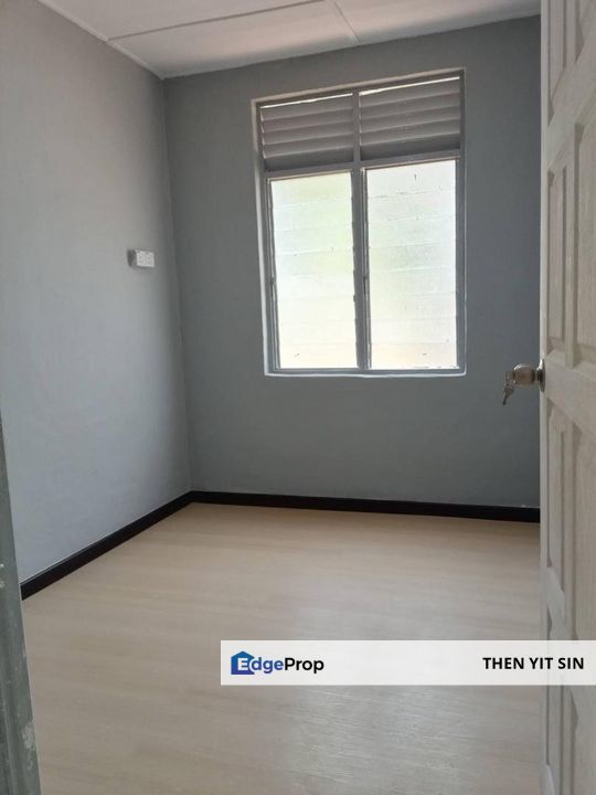 For Sale Single Storey Bungalow @ Taman Sri Lambak Kluang @ Fully Renovated, Johor, Kluang