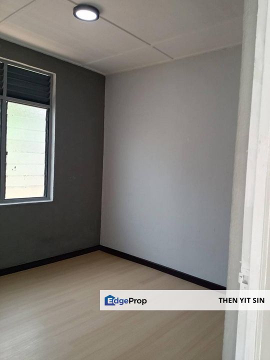 For Sale Single Storey Bungalow @ Taman Sri Lambak Kluang @ Fully Renovated, Johor, Kluang