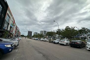 Taman Mount Austin Commercial