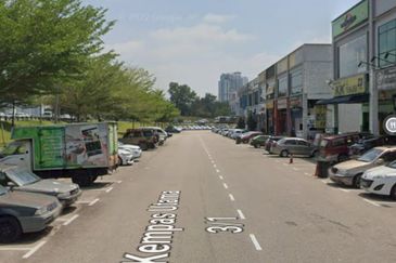 Double Storey Shop Lot @ Taman Kempas Utama @ Facing Main Road